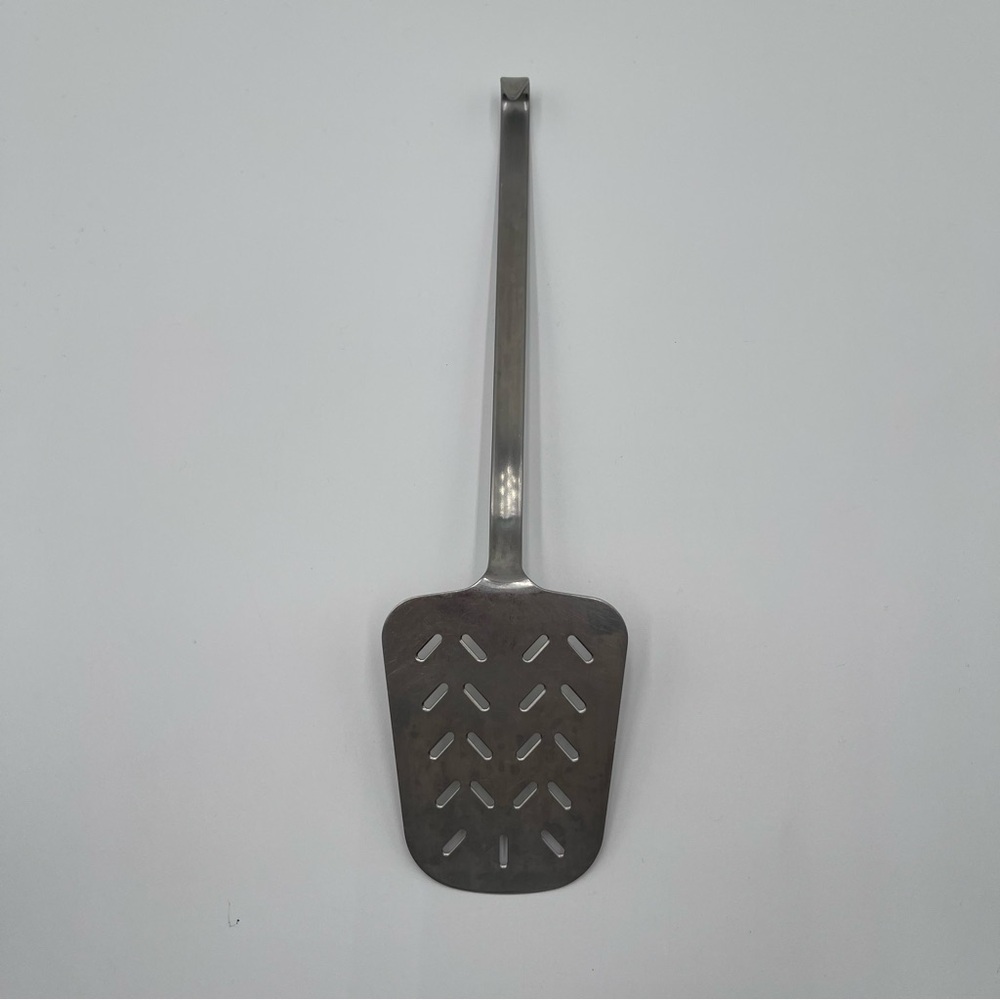 LE CREUSET Stainless Steel Slotted Large Spatula Hanging Discontinued - Picture 6 of 6